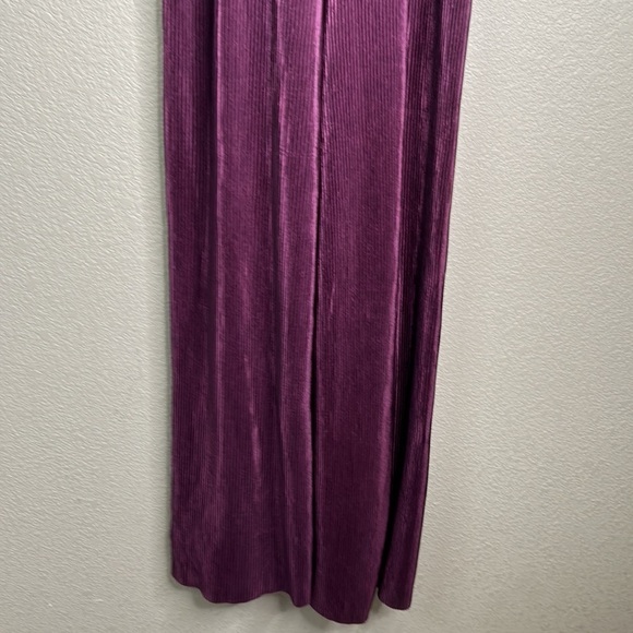Forever 21 Plum Wide Leg Pleated Plisse Sheer Jumpsuit Size Small - Picture 5 of 7